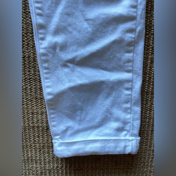 PAIGE size 32 white Kylie Crop jeans. Rolled bottom. Deconstructed look pockets - Picture 6 of 8